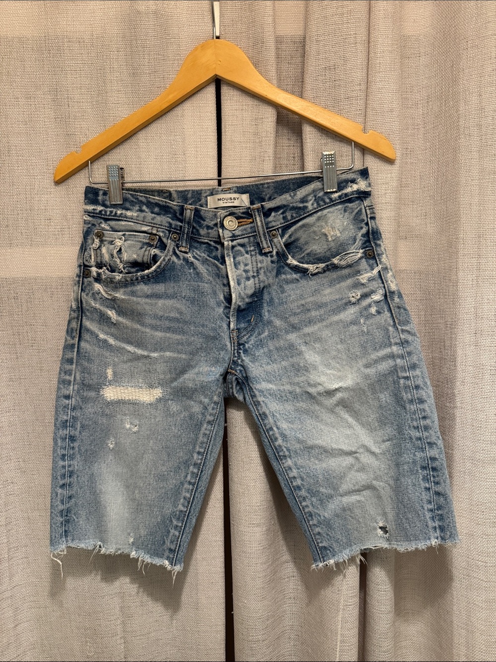 MOUSSY VINTAGE Distressed Denim Bermuda Jorts Shorts Raw Hem Blue S M
